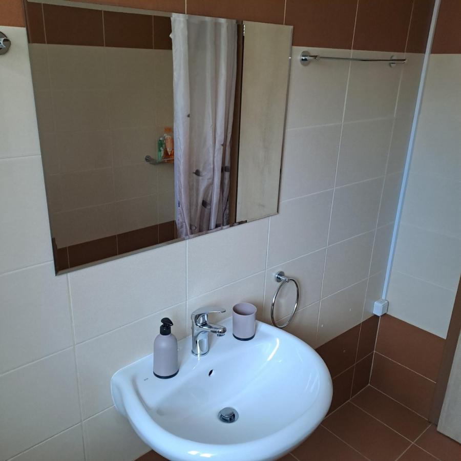 קורופיון Dimitris Place Near Athens Airport מראה חיצוני תמונה