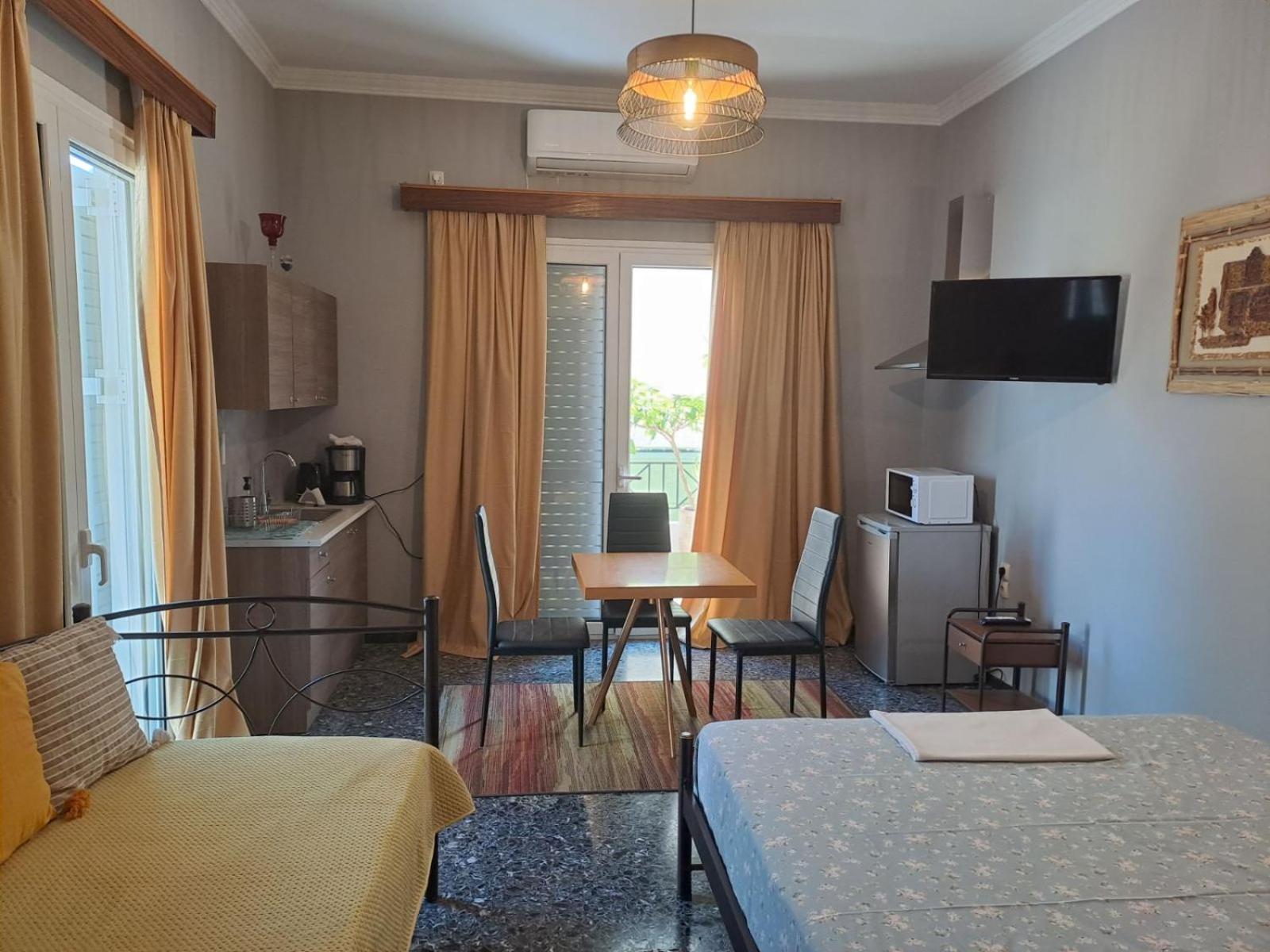 קורופיון Dimitris Place Near Athens Airport מראה חיצוני תמונה