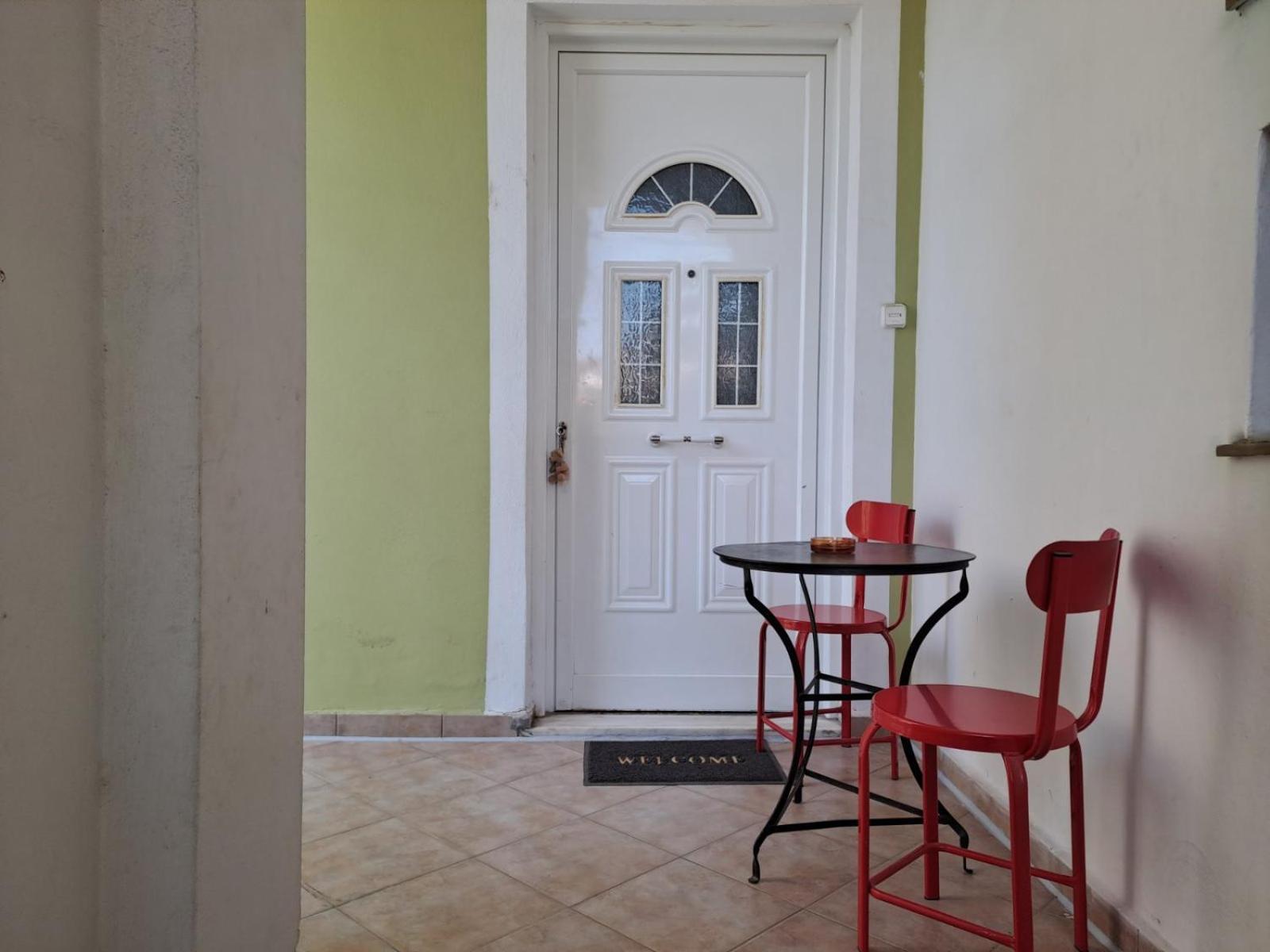 קורופיון Dimitris Place Near Athens Airport מראה חיצוני תמונה