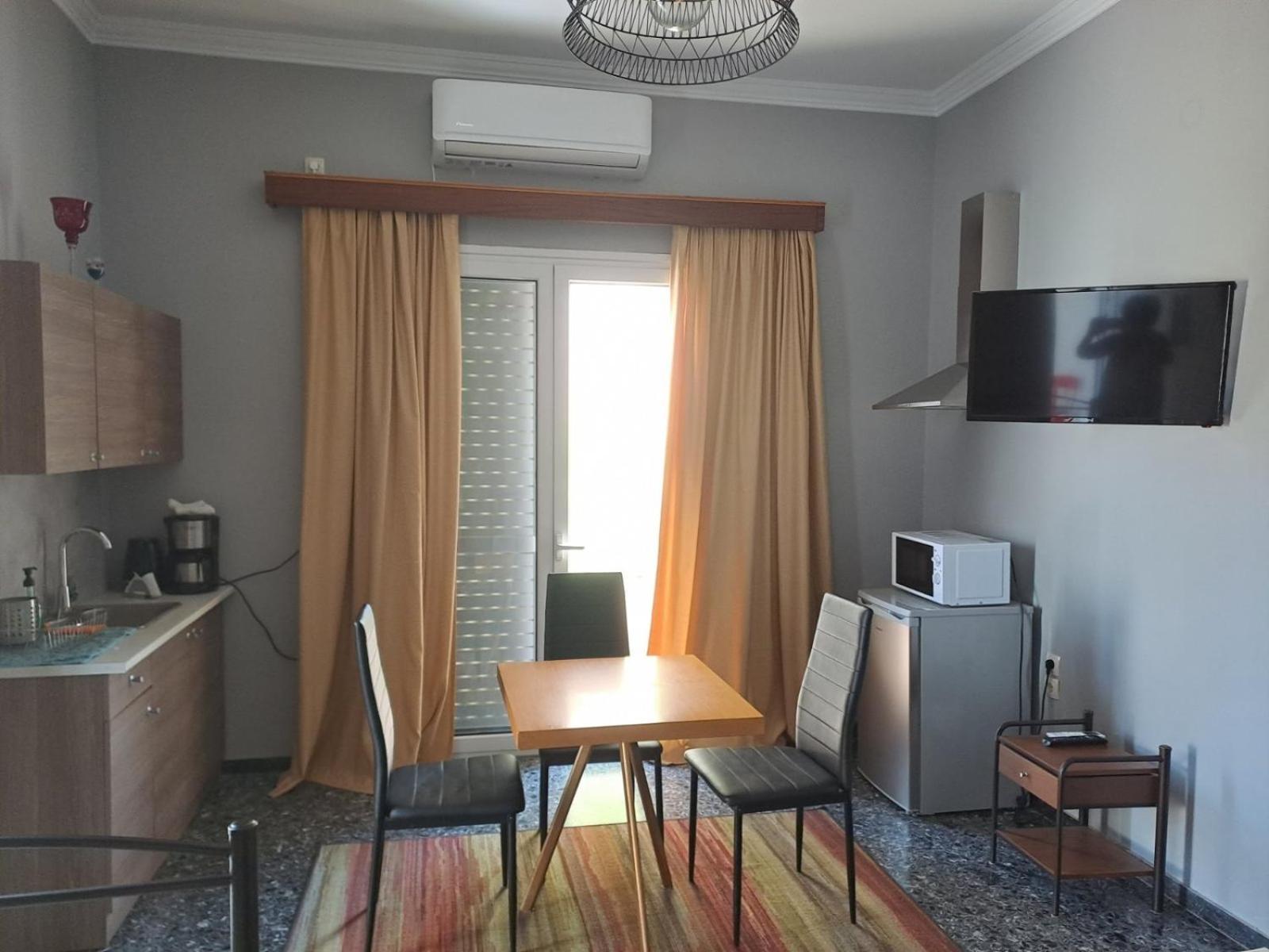 קורופיון Dimitris Place Near Athens Airport מראה חיצוני תמונה